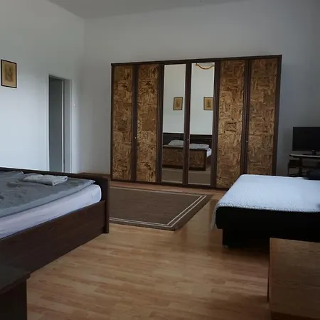 Varga Vendeghaz Szobak Guest house