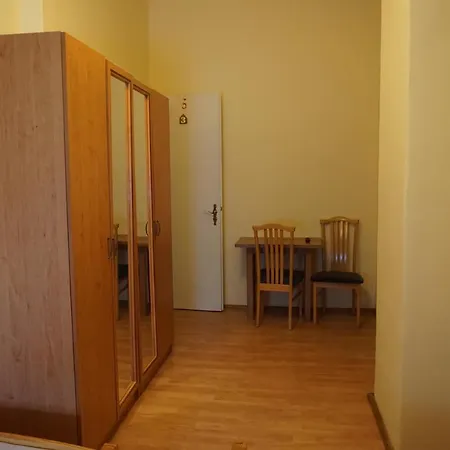 Varga Vendeghaz Szobak Guest house Olaszfalu