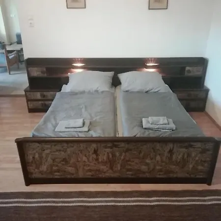 Varga Vendeghaz Szobak Guest house