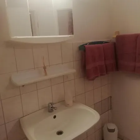 Varga Vendeghaz Szobak Guest house *