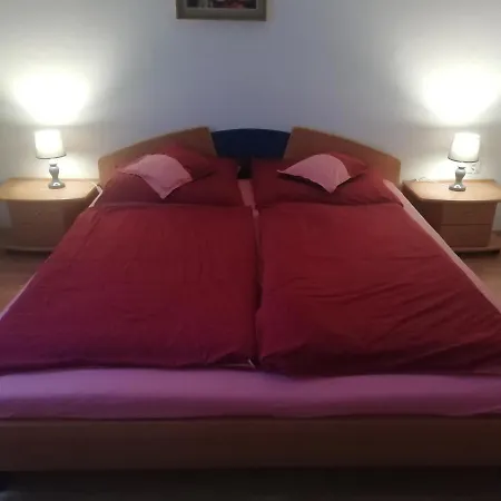 Varga Vendeghaz Szobak Guest house Olaszfalu
